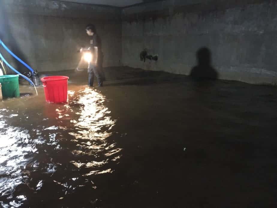 Vệ sinh bể nước ngầm