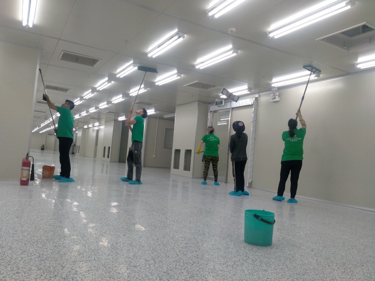 Dọn phòng sạch của công ty Phát Đạt 