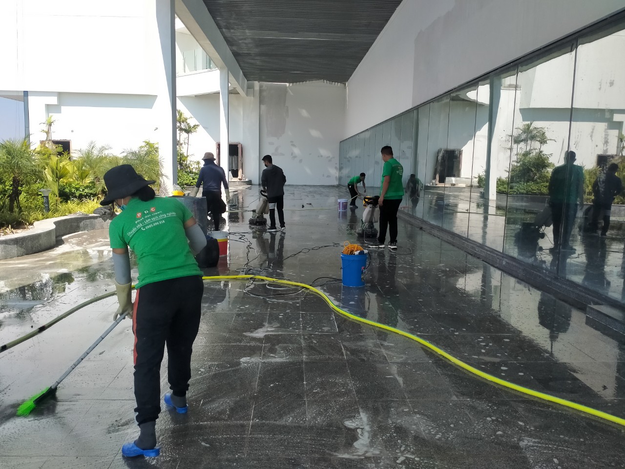 Vệ sinh khách sạn quốc tế đồi rồng 